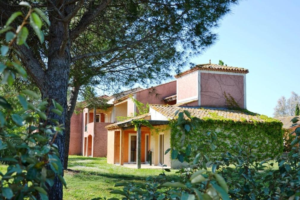 Sowell Residences Les Hameaux De Camargue Арл Екстериор снимка